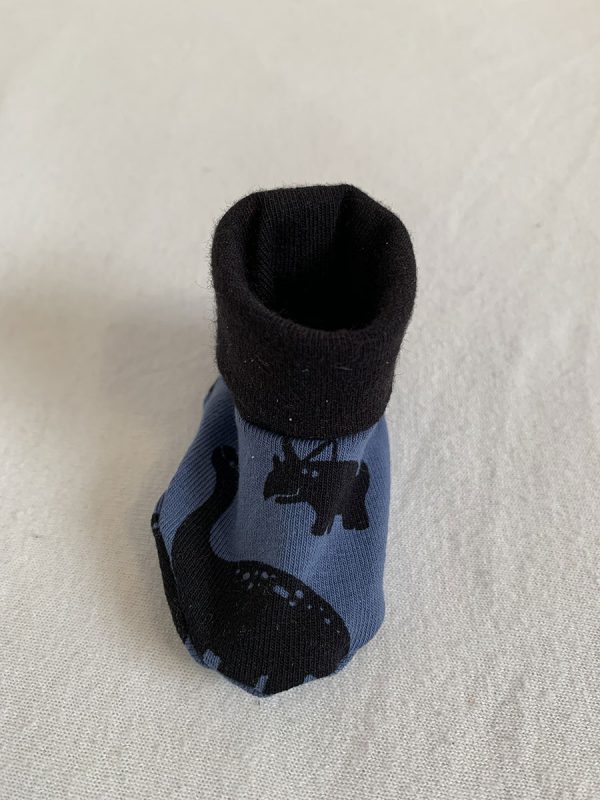 Babyslofjes zwart dino blauw - Afbeelding 2