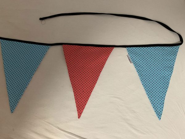 Vlaggenlijn punt vlag roze blauw met zwart hart