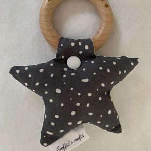 Rammelaar bijtring hout ster grijs wit stippel