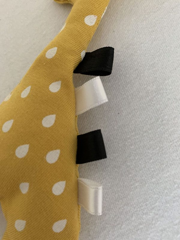 Labelknuffel giraf wit druppel okergeel - Afbeelding 2