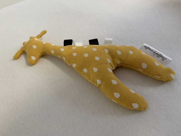 Labelknuffel giraf wit druppel okergeel - Afbeelding 4
