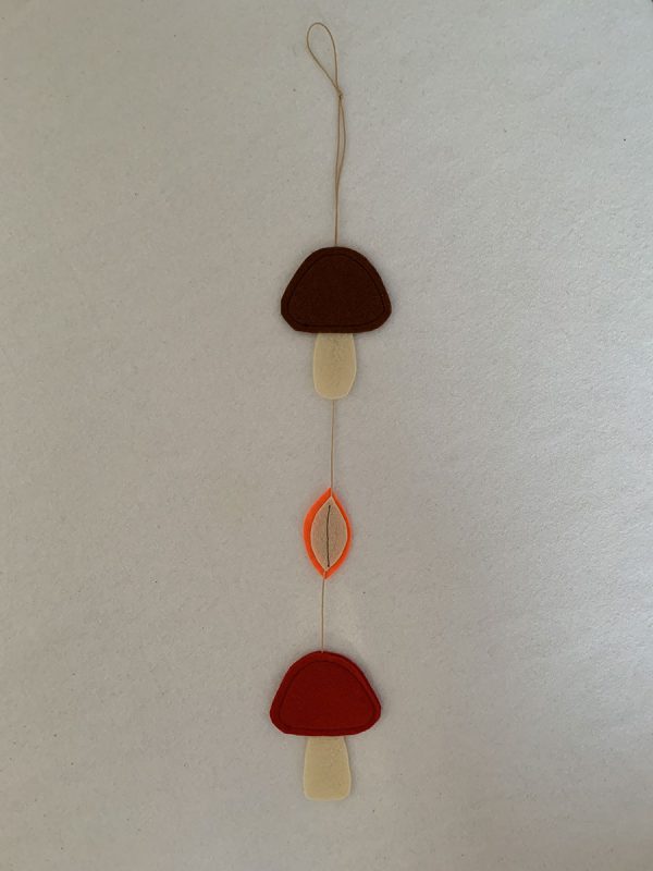Decoratiehanger paddenstoelen en blad