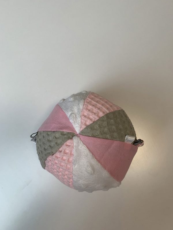Bal stof roze licht grijs wit