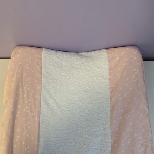 Aankleedkussenhoes 2 kleuren licht roze driehoek wit wit