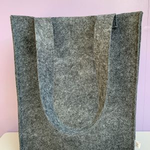 Vilten tas grijs
