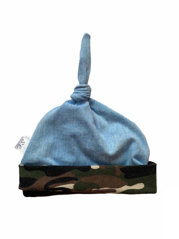 Babymuts met knoop uni jeans camouflage