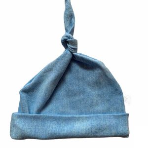 Nicu mutsje met knoop uni jeans