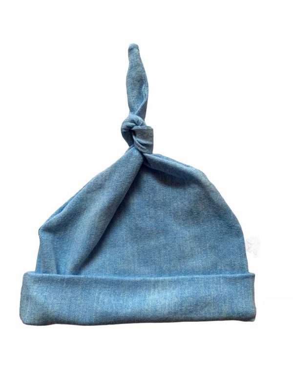 Nicu mutsje met knoop uni jeans