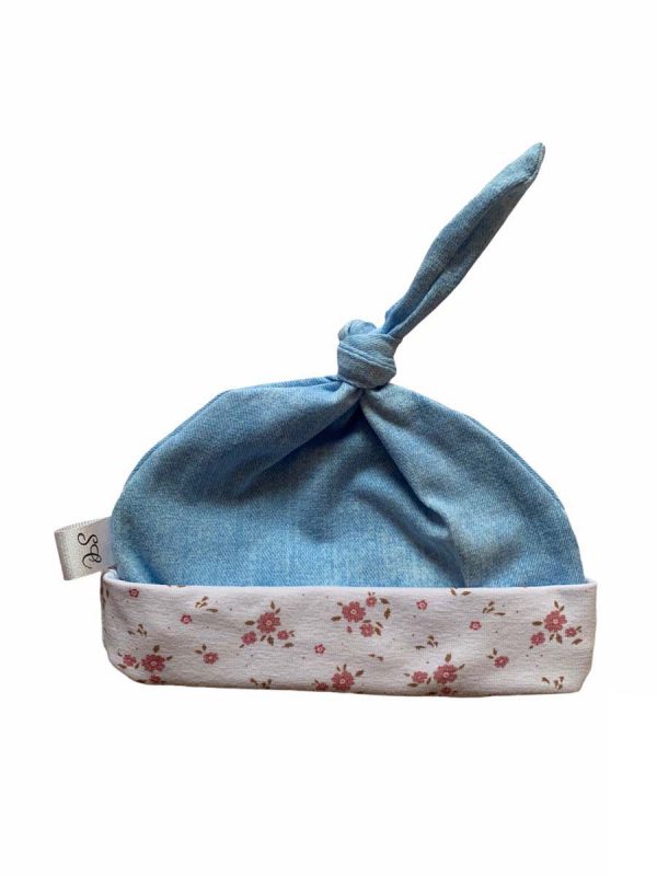 Babymuts met knoop uni jeans bloemetjes
